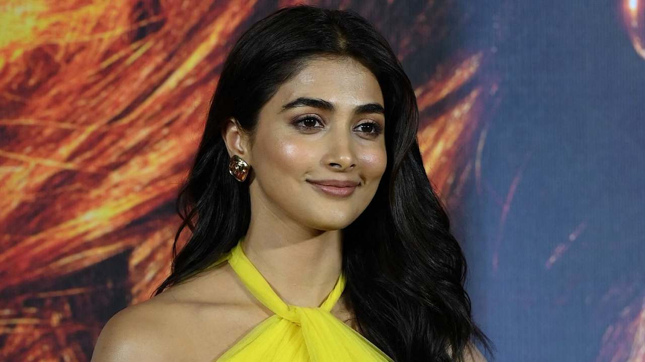 Pooja Hegde: పూజా హెగ్డేకు ఈవారం గట్టి పరీక్షే ఉందిగా.. నాలుగు సినిమాల తరువాత సక్సెస్ దక్కేనా..?