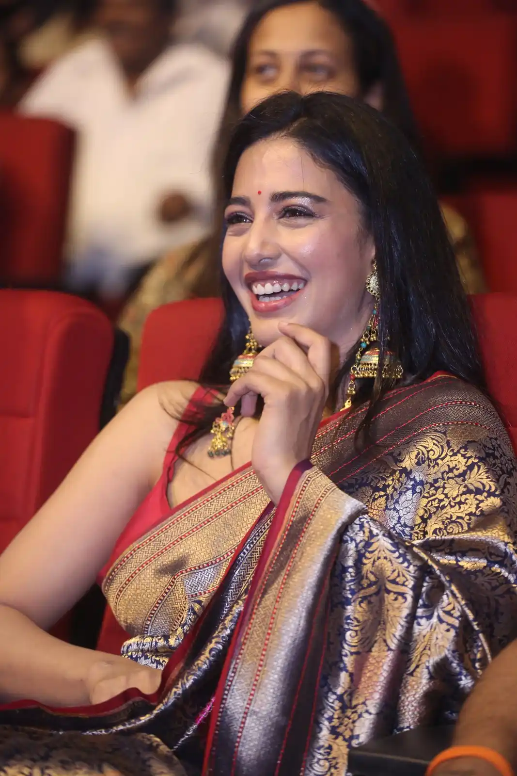 Daksha Nagarkar shines in Saree at Ravanasura pre Release Event