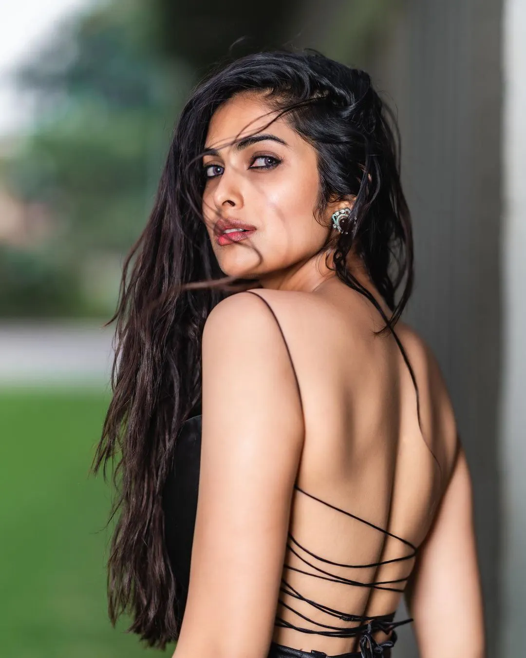 Divi Vadthya mind blowing looks in black dress