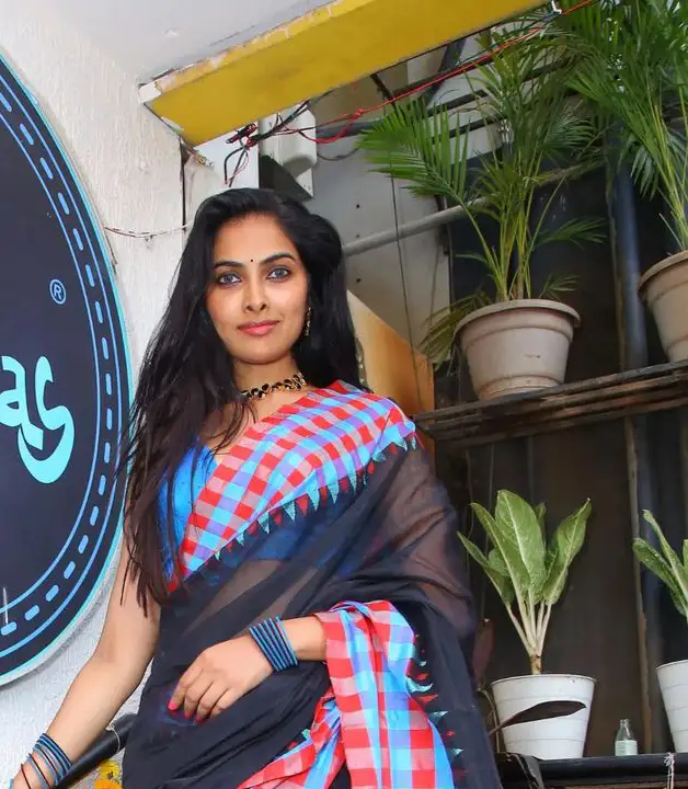 Divi Vadthya participated in a restaurant opening at Hyderabad