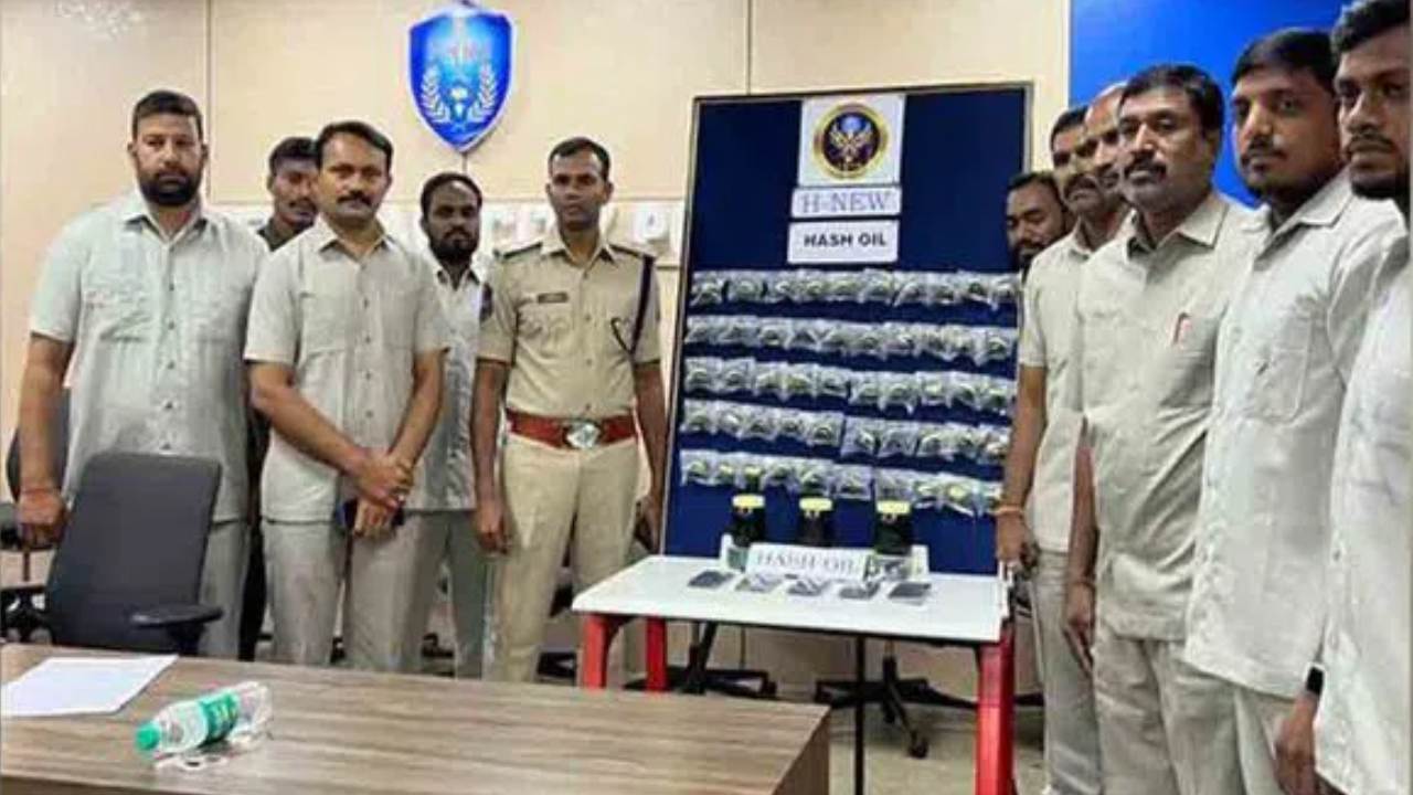 Drugs : హైదరాబాద్ లో డ్రగ్స్ కలకలం.. ఐదుగురు నుంచి 2.5 లీటర్ల హాష్ ఆయిల్ స్వాధీనం