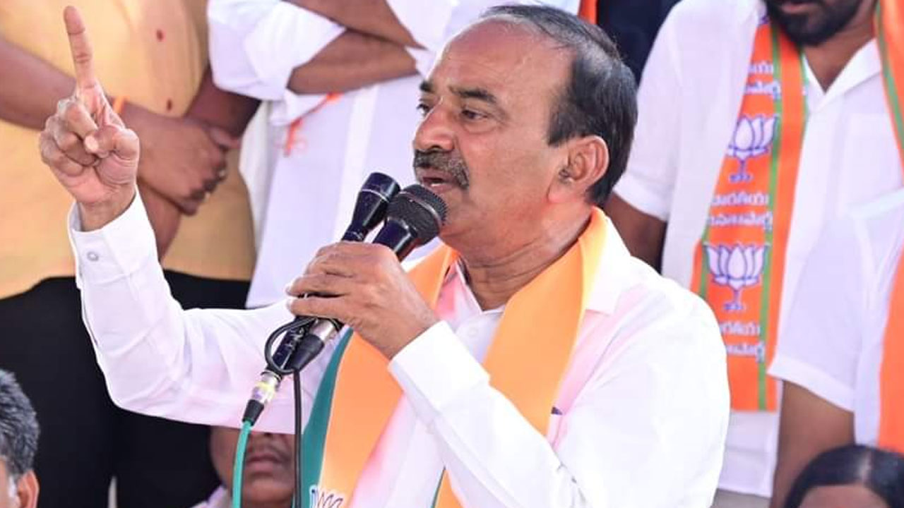 Eatala Rajender: కేసీఆర్‌కి అటు ఎన్డీఏలో, ఇటు ఇండియాలో చోటు దక్కలేదు.. అందుకే ఇలా చేయొద్దు: ఈటల