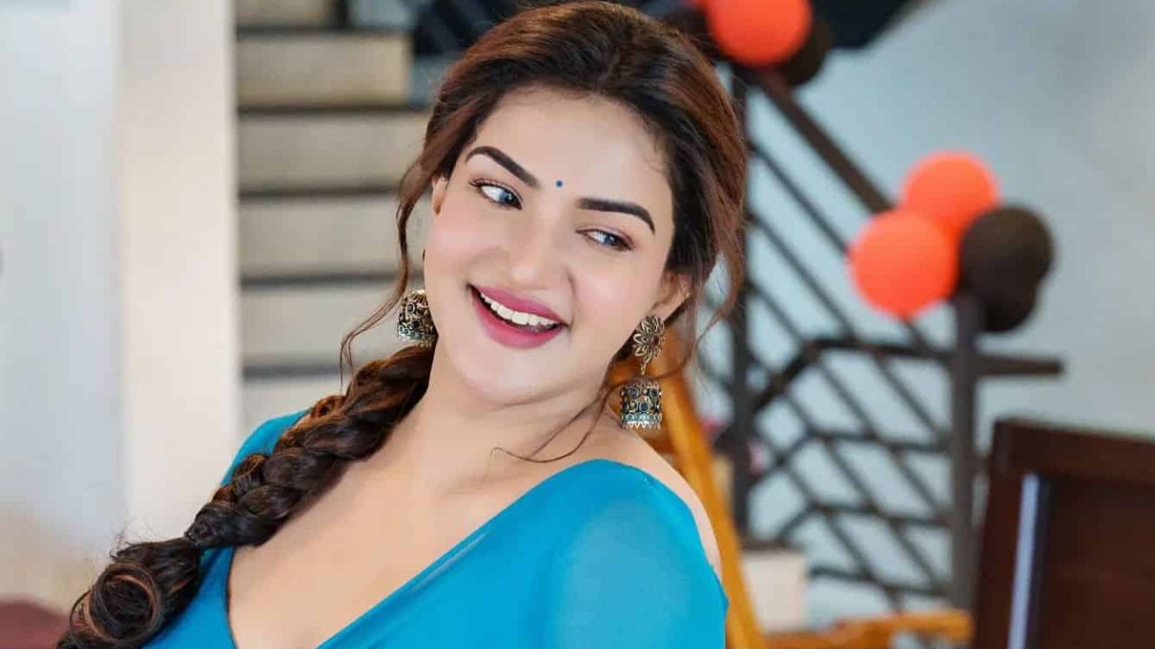 Honey Rose: హనీ మనోభావాలను దెబ్బతీస్తున్నారా.. ఒక్కటి కూడా లేదే..?