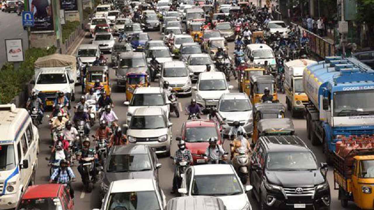 Hyderabad Traffic : హనుమాన్ శోభాయాత్ర.. హైదరాబాద్‌లో వాహనదారులకు అలర్ట్, ఆ రూట్లలో ట్రాఫిక్ ఆంక్షలు