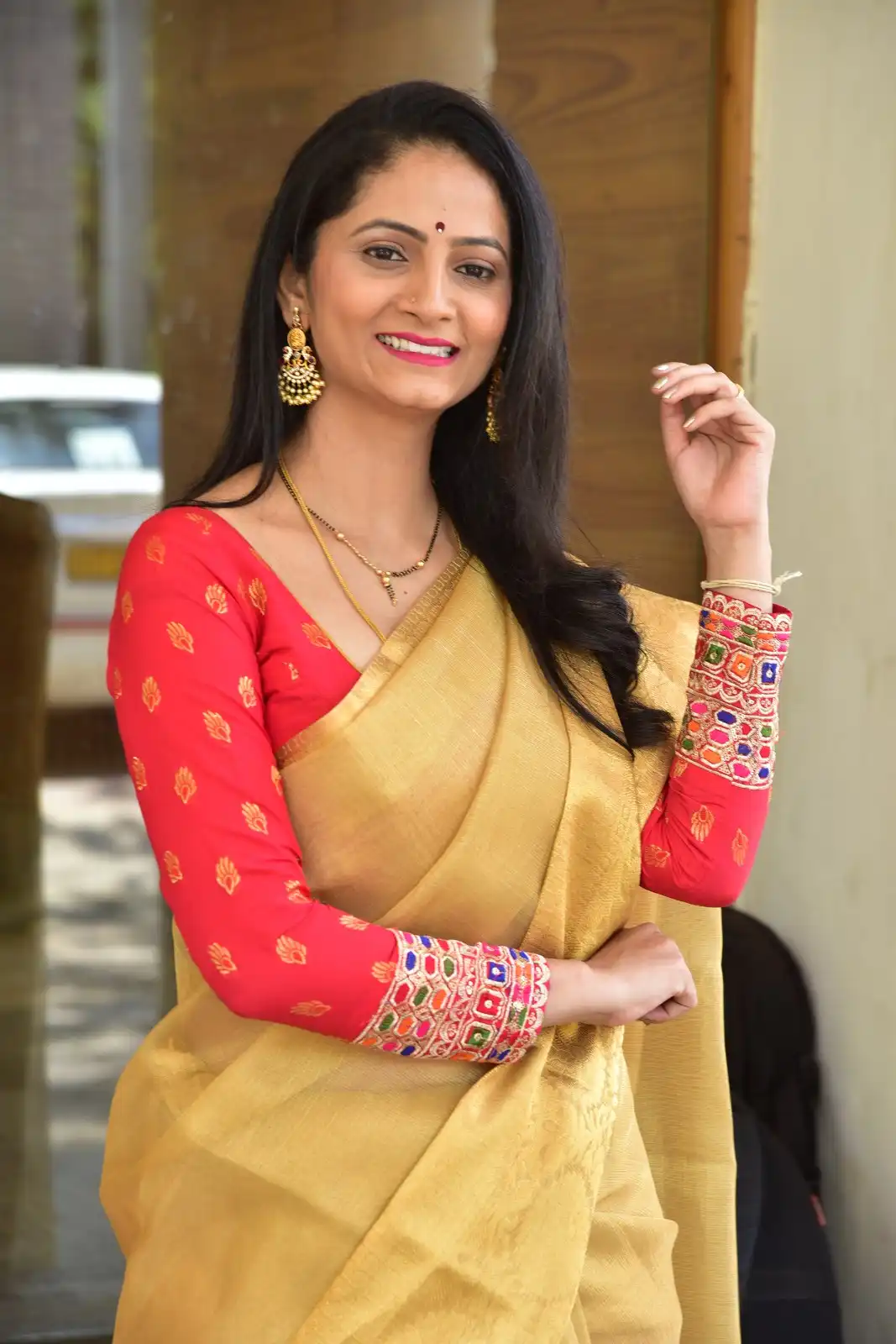 Jordar Sujatha first Photoshoot in Saree after marriage