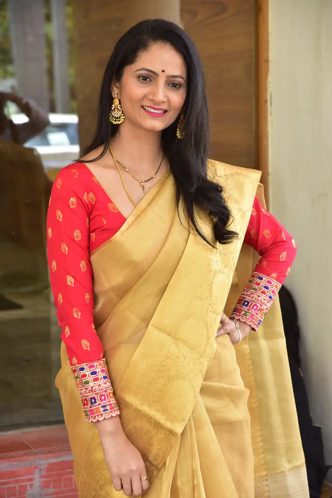 Jordar Sujatha first Photoshoot in Saree after marriage