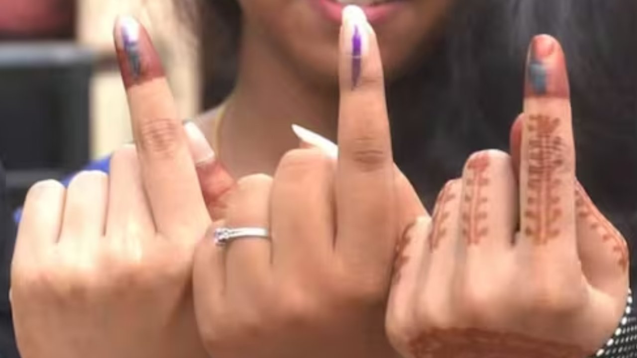 Karnataka Elections: బీజేపీలో చేరితేనే తన బిడ్డను కాపురానికి పంపిస్తానంటూ అల్లుడికి ఝలక్ ఇచ్చిన మామ.. ఎక్కడంటే..?