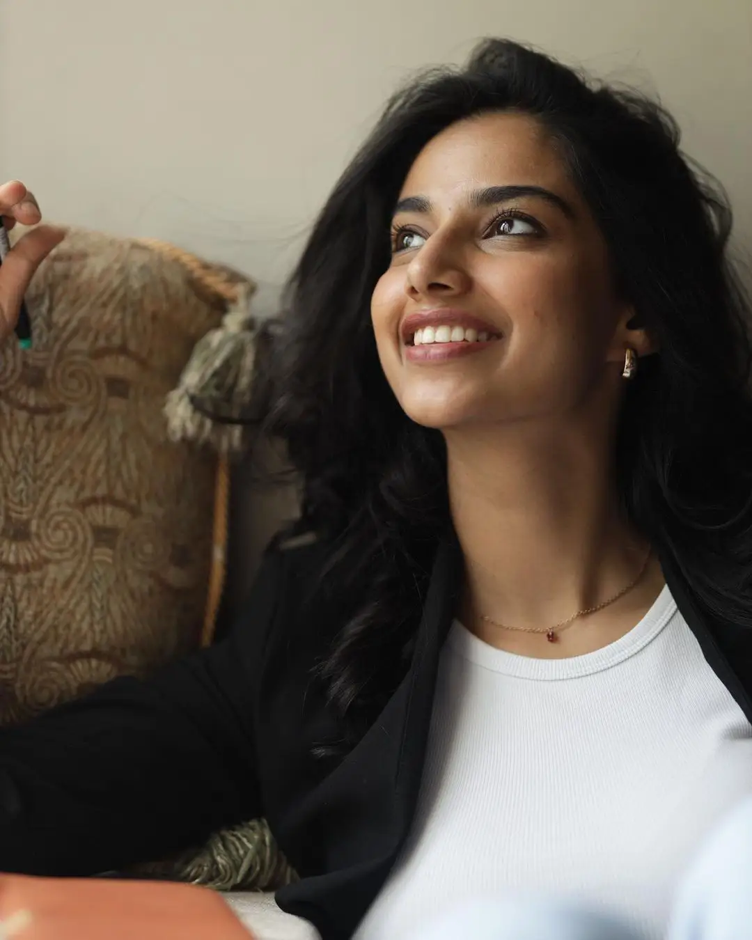 Meenakshii Chaudhary Cute Photo Shoot