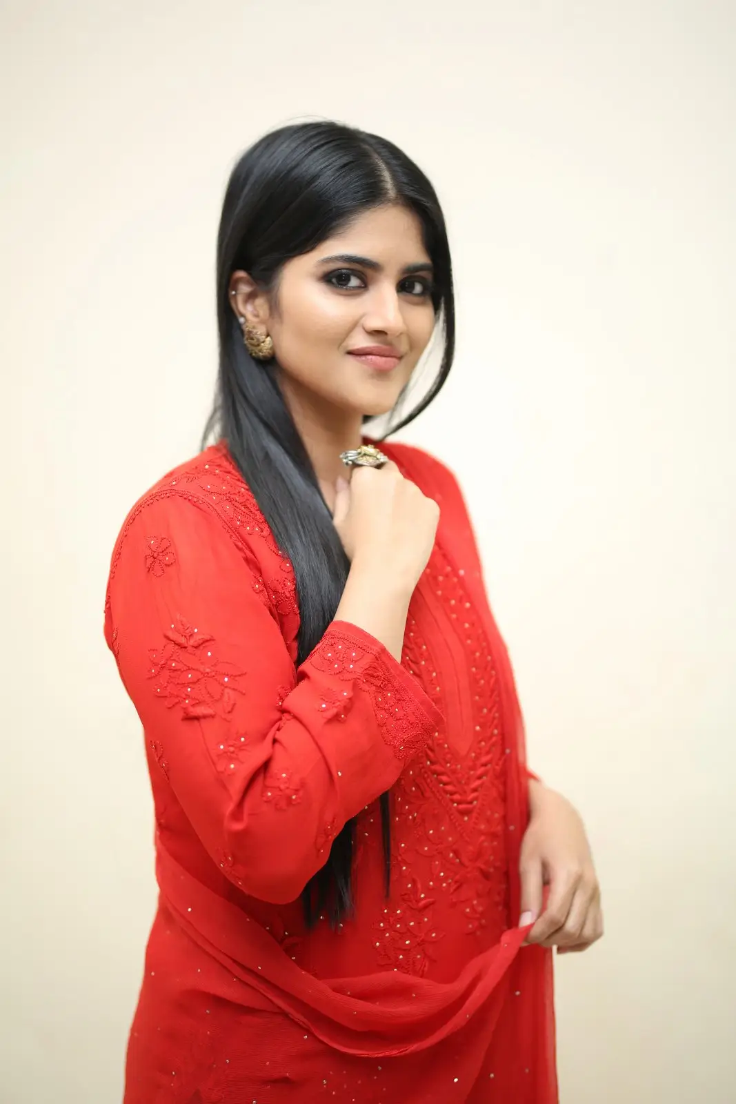 Megha Akash looks gorgeous in Ravanasura Pre Release Event