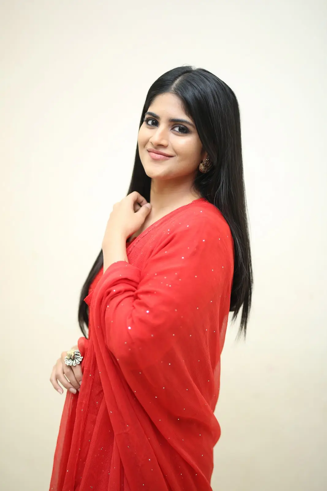 Megha Akash looks gorgeous in Ravanasura Pre Release Event