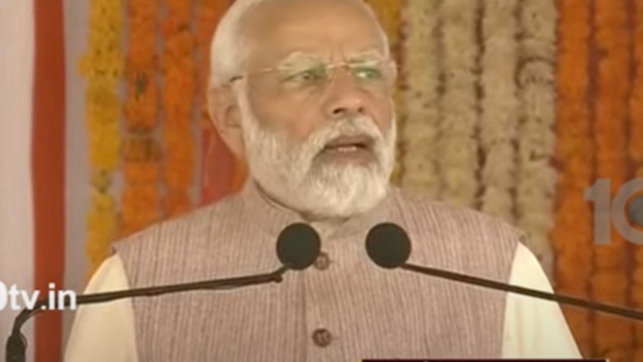 PM Modi : కేంద్ర ప్రాజెక్టులకు రాష్ట్ర ప్రభుత్వ సహకారం లేదు : ప్రధాని మోదీ