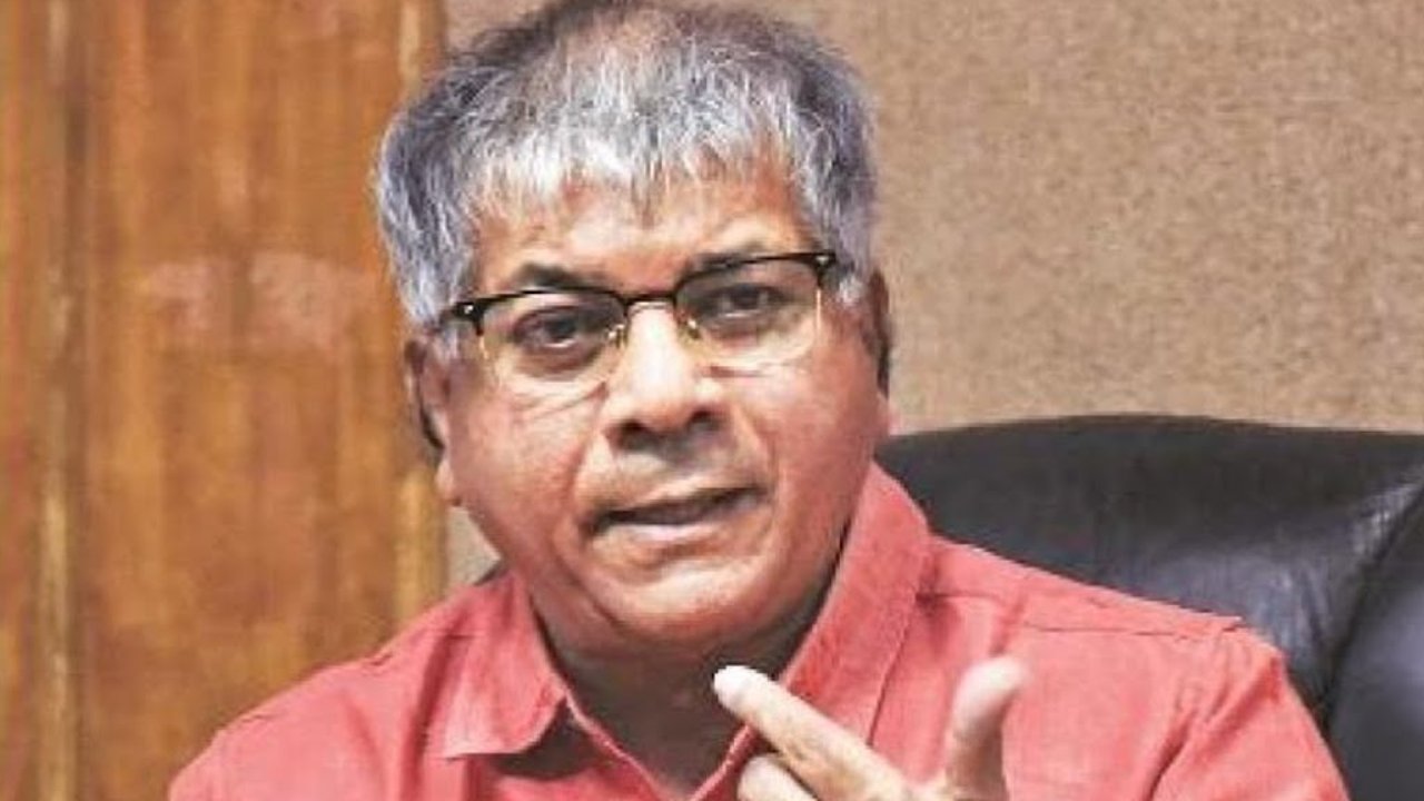 Prakash Yashwant Ambedkar: దళిత బంధు పథకం ఫలాలు వారికి కూడా అందించాలని సీఎం కేసీఆర్‌ను కోరుతా..