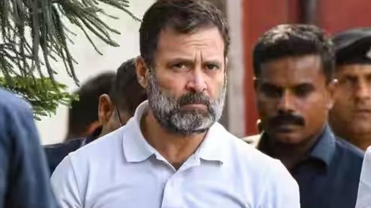 Rahul Gandhi: సూరత్ కోర్టులో రాహుల్ గాంధీకి చుక్కెదురు.. రాహుల్ పిటిషన్ తిరస్కరణ