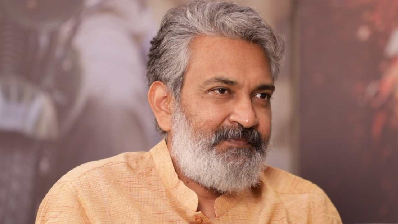 Rajamouli : సైబర్ నేరాలపై రాజమౌళి ప్రత్యేక క్లాస్‌లు.. పోలీసులను డౌట్స్ అడిగిన దర్శక ధీరుడు