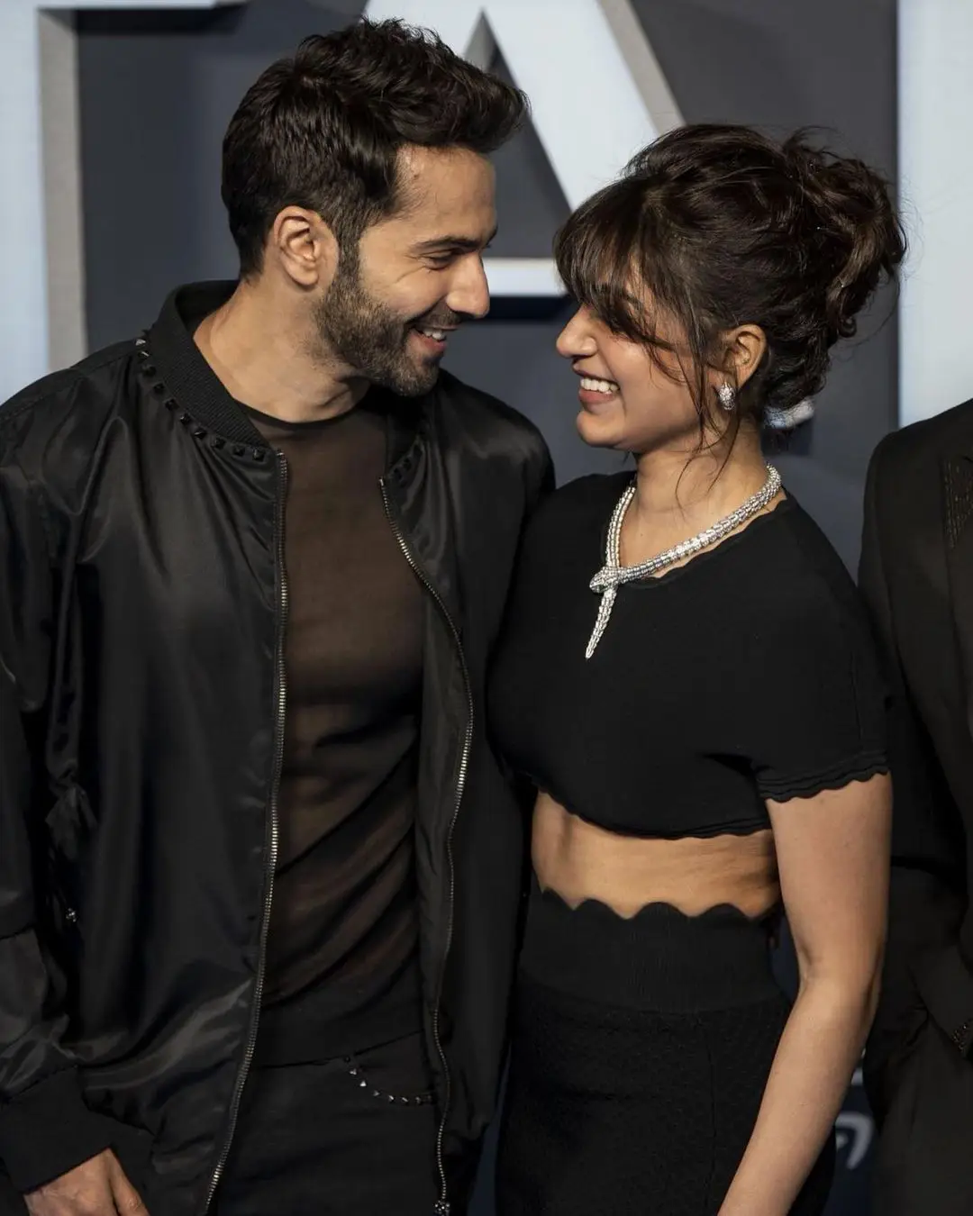 Samantha New Look in Black Dress at Citadel Premiere