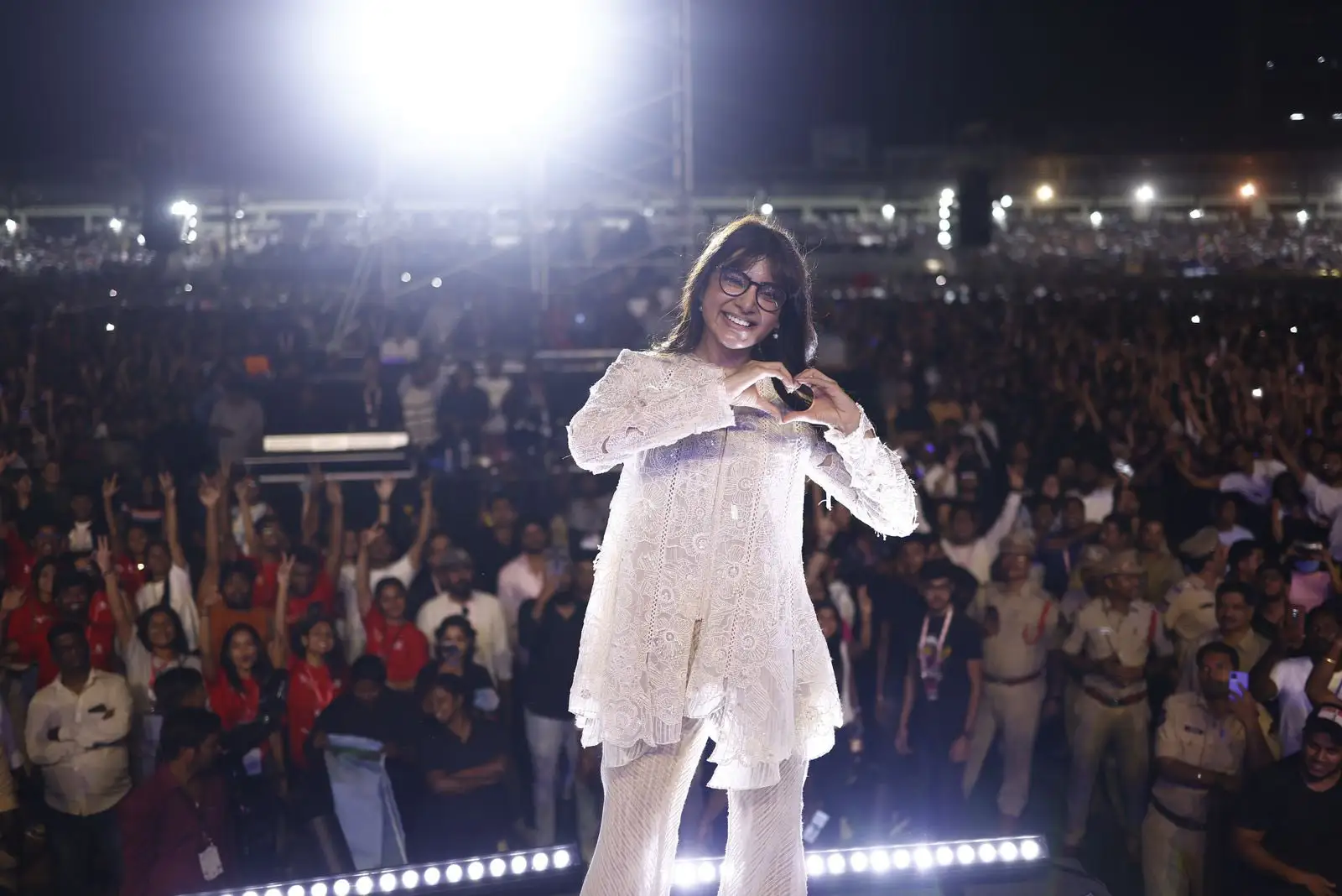 Samantha promotes her Shakunthalam Movie