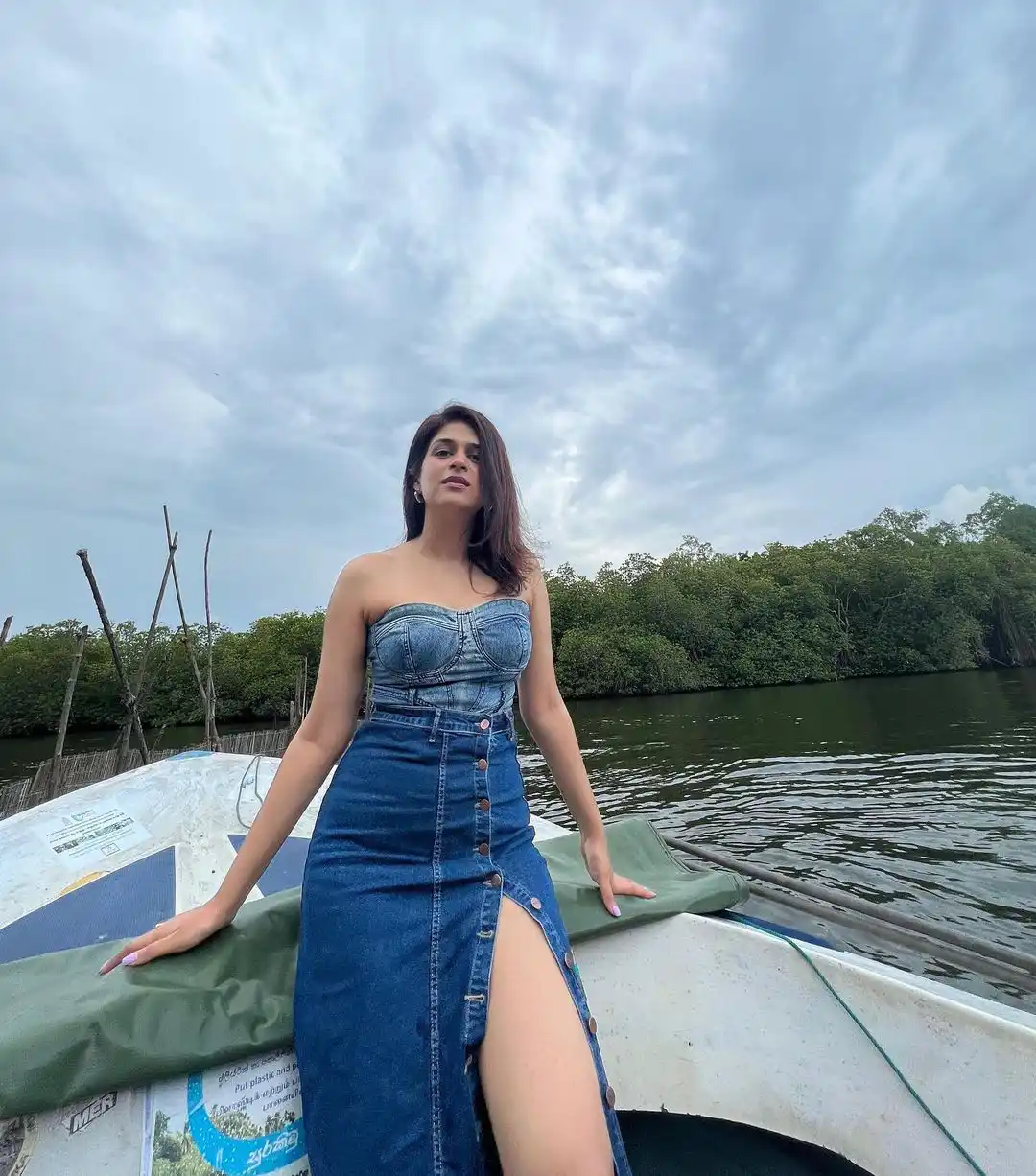 Shraddha Das enjoying in Sri Lanka