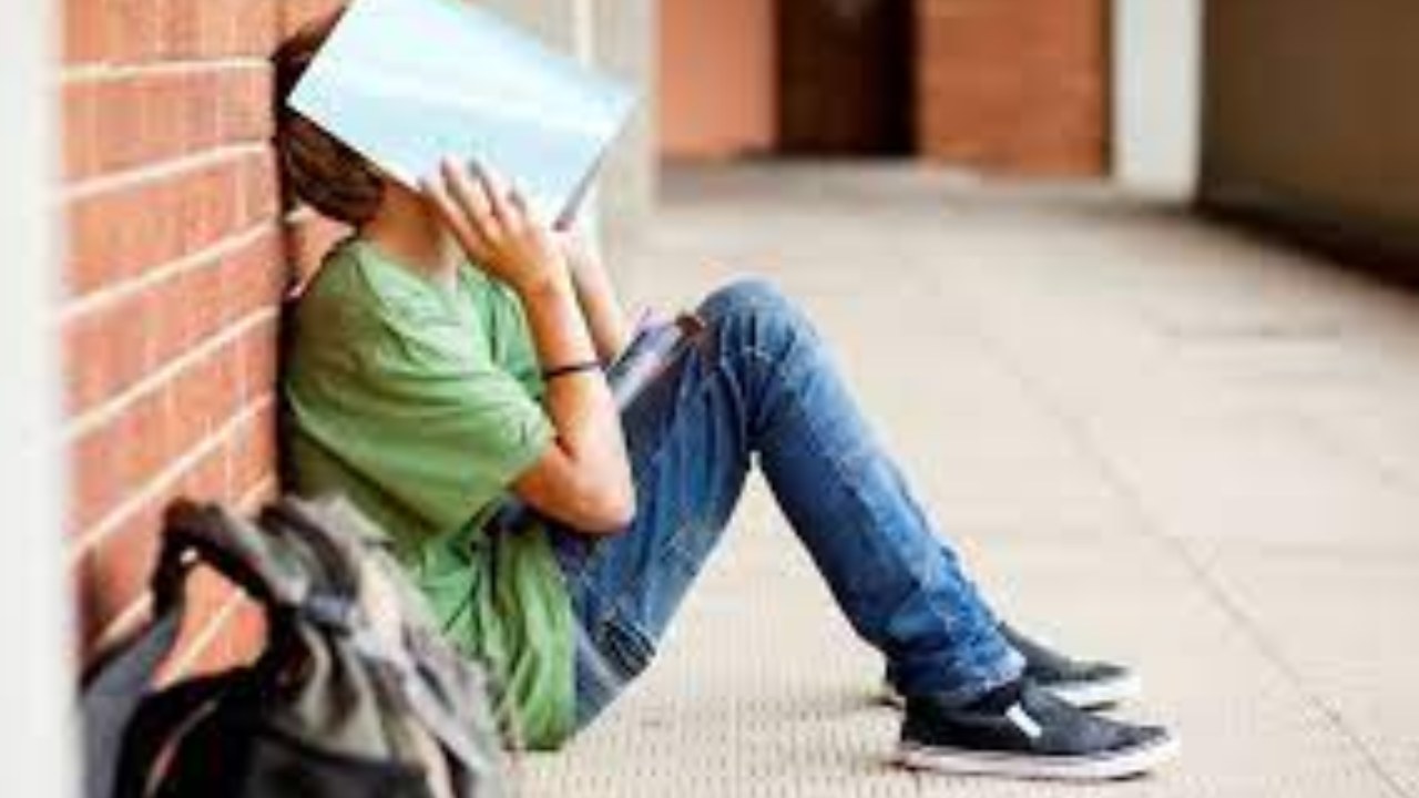 Students Drop Out : దేశంలో గత ఐదేళ్లలో 19వేల మంది విద్యార్థులు డ్రాపౌట్.. కారణాలేంటో తెలుసా!