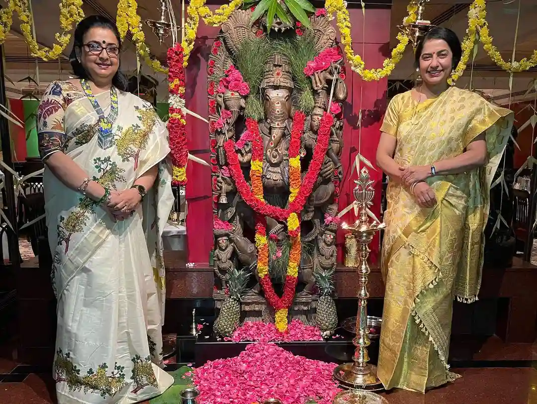 Suhasini Maniratnam celebrating tamil new year Puthandu along with Kushboo