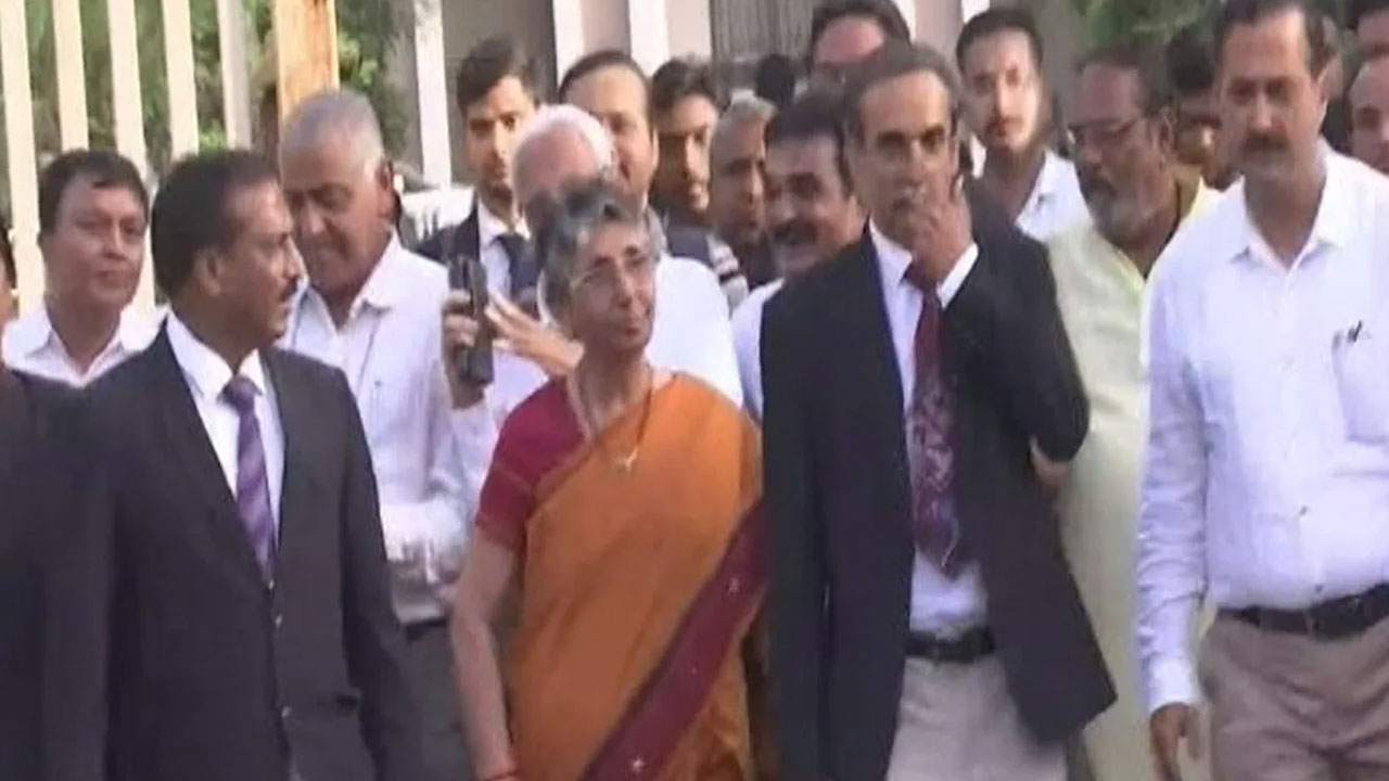 Gujarat: 2002 గుజరాత్ అల్లర్ల కేసులో 60 మందిని నిర్దోషులుగా విడుదల చేసిన ప్రత్యే కోర్టు