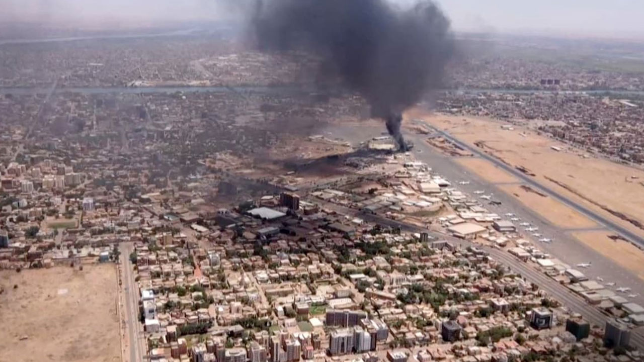 Sudan Fighting: కాల్పుల విరమణ ఒప్పందంపై నిలబడని ఆర్మీ, పారామిలిటరీ.. ఇప్పటి వరకు 400 మంది మృతి, 3,500 మందికి గాయాలు