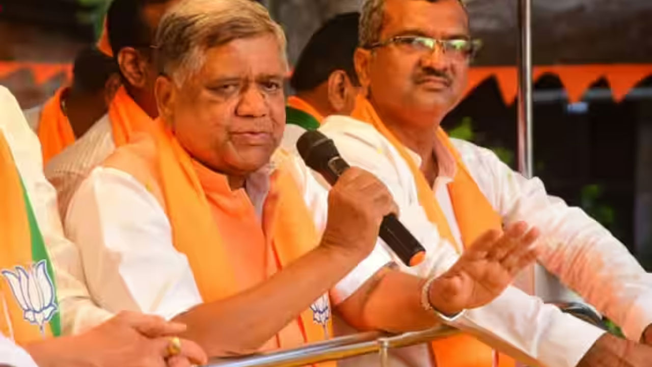 Karnataka Polls: ఎన్నికలకు ముందు బీజేపీకి బిగ్ షాక్.. పార్టీకి రాజీనామా చేసిన మాజీ సీఎం