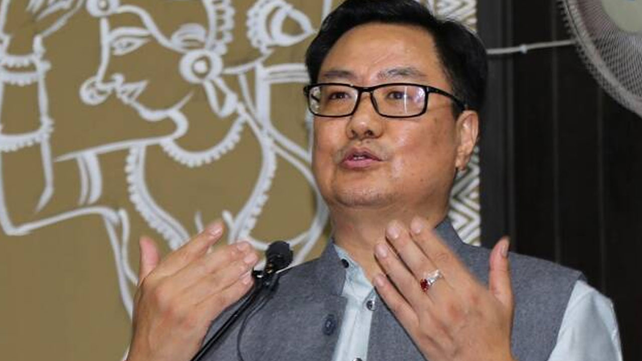 Kiren Rijiju: ఆప్ రాజకీయ లాభానికి అన్నా హజారేను ఉపయోగీంచుకున్నారట.. కేంద్ర మంత్రి రిజుజు కామెంట్స్