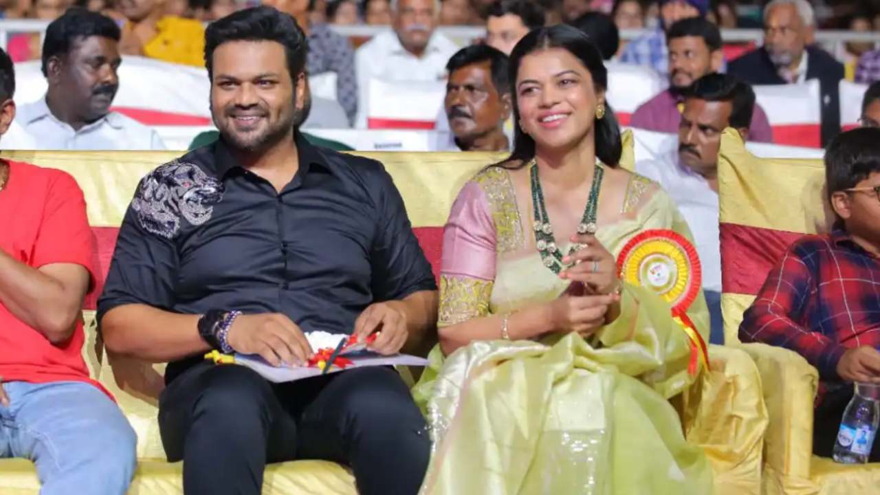 Manoj – Mounika : అలా మొదలైంది.. మొదటి సారి మౌనికను తీసుకొని టీవీ షోకి వచ్చిన మంచు మనోజ్..