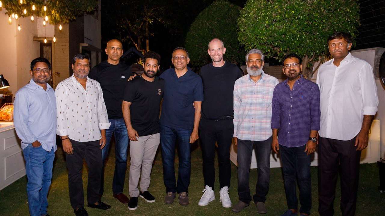 NTR : వాళ్లందరికి స్పెషల్ పార్టీ ఇచ్చిన ఎన్టీఆర్.. తారక్ కోసం వచ్చిన అమెజాన్ ఇంటర్నేషనల్ వైస్ ప్రెసిడెంట్..