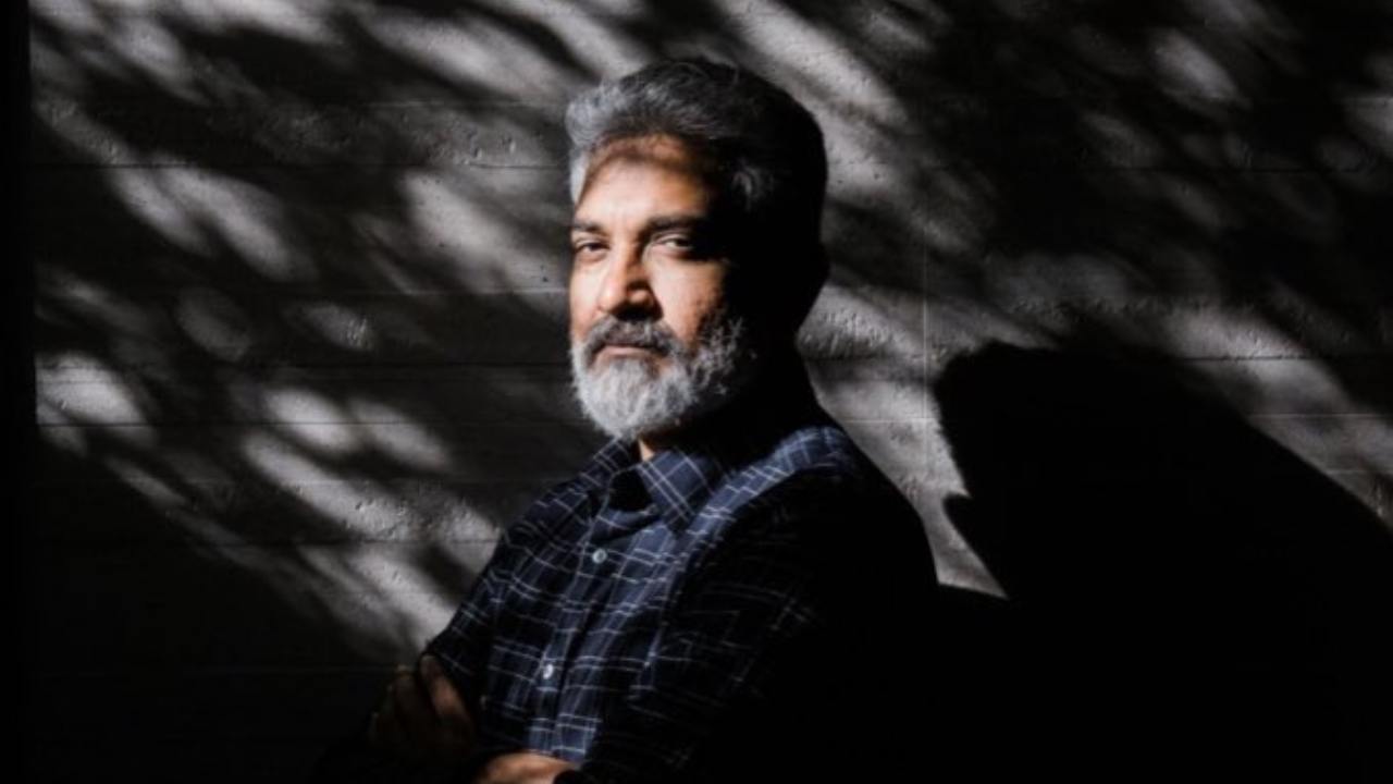 Rajamouli : వరల్డ్ మోస్ట్ పవర్ ఫుల్ లిస్ట్‌లో రాజమౌళి పేరు..ఫస్ట్ ఇండియన్ డైరెక్టర్ గా చరిత్ర సృష్టించిన జక్కన్న..