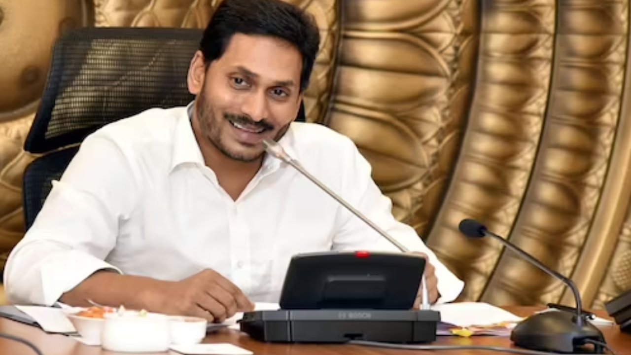 AP Volunteers: వాలంటీర్లకు వందనం.. వరుసగా మూడో ఏడాది అవార్డులు ప్రధానం.. ప్రారంభించనున్న సీఎం జగన్
