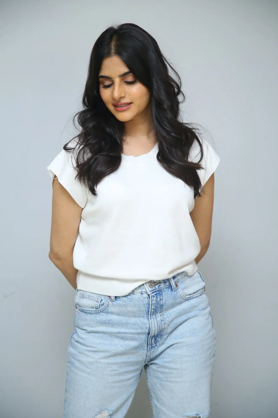 Avantika Dasani Trendy Looks at nenu student sir song launch