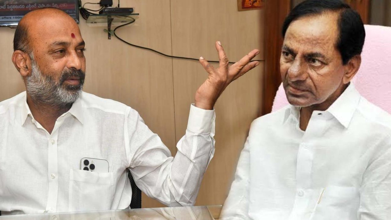 Bandi Sanjay: కేసీఆర్‌ నీకు ఢిల్లీలో ఏం పని..? ఏం కొంప మునుగుతుందని పోయావ్ ..