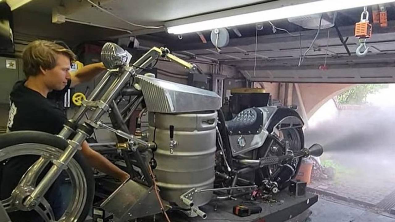 Beer Bike : బీర్ తో నడిచే బైక్.. గంటకు 240 కిలోమీటర్ల  స్పీడ్