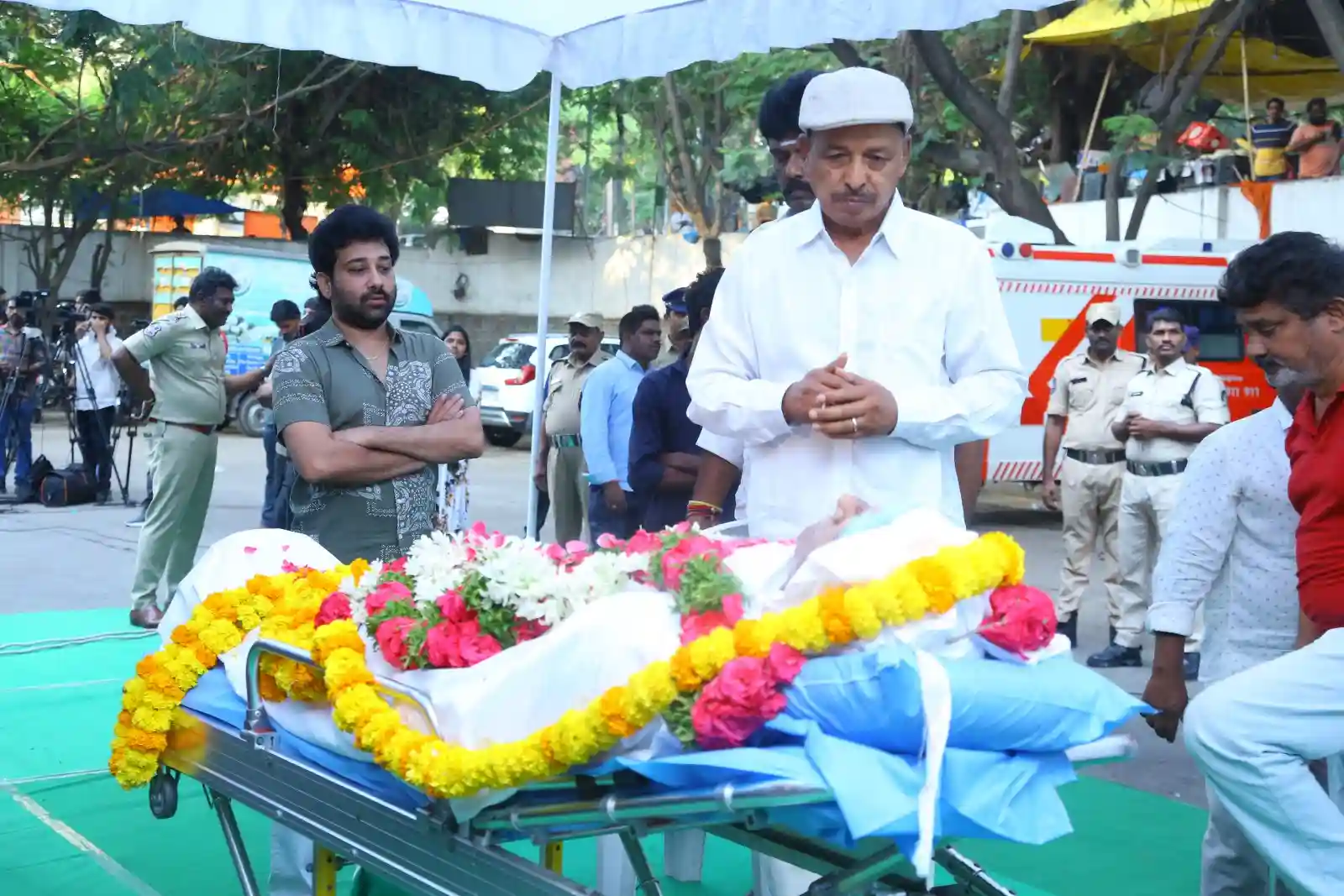 Celebrities paid tribute to Sarath Babu