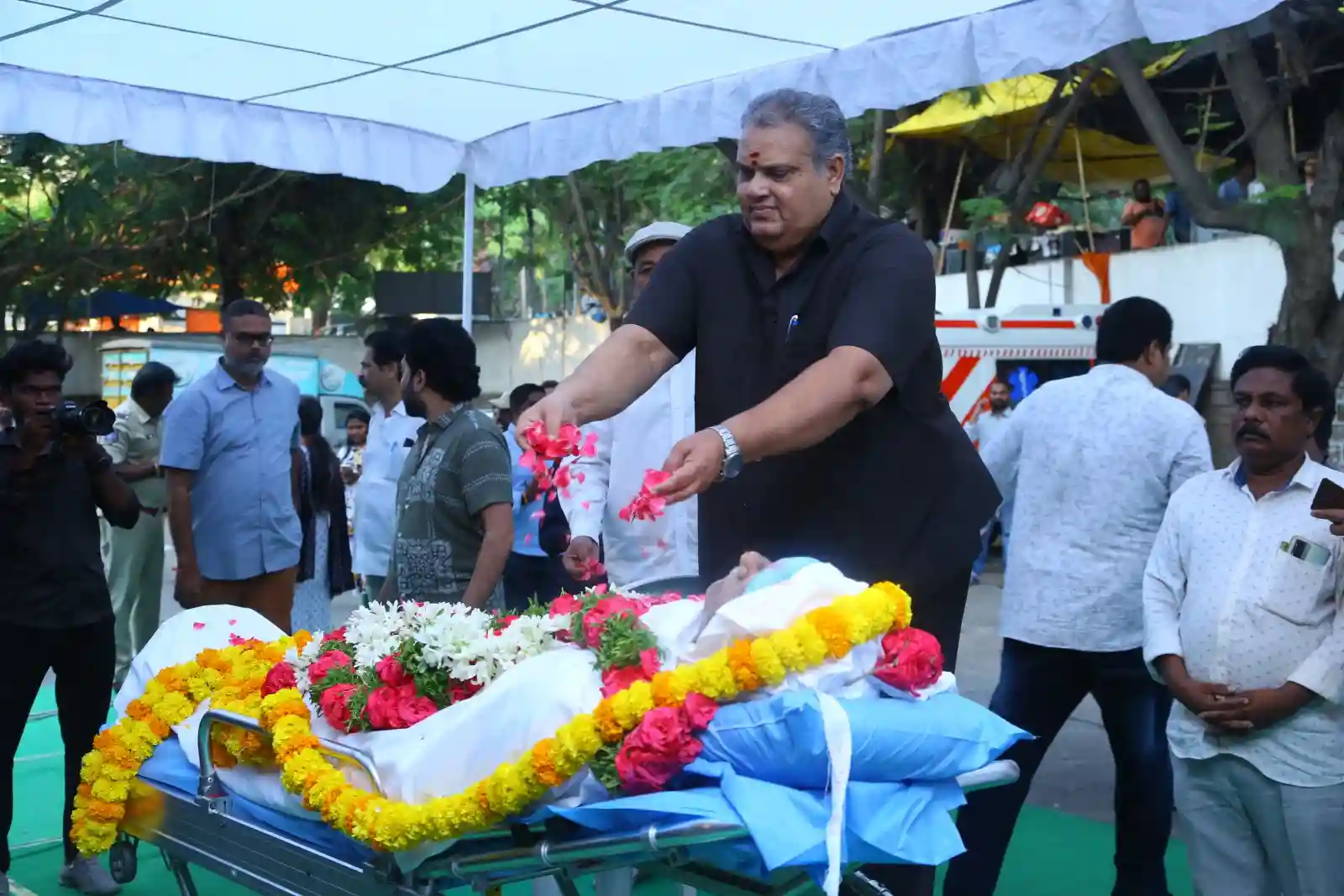 Celebrities paid tribute to Sarath Babu