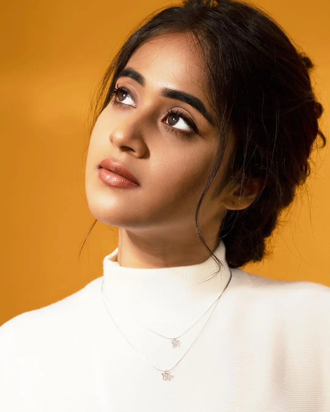 Deepthi Sunaina photo shoot in Short Skirt