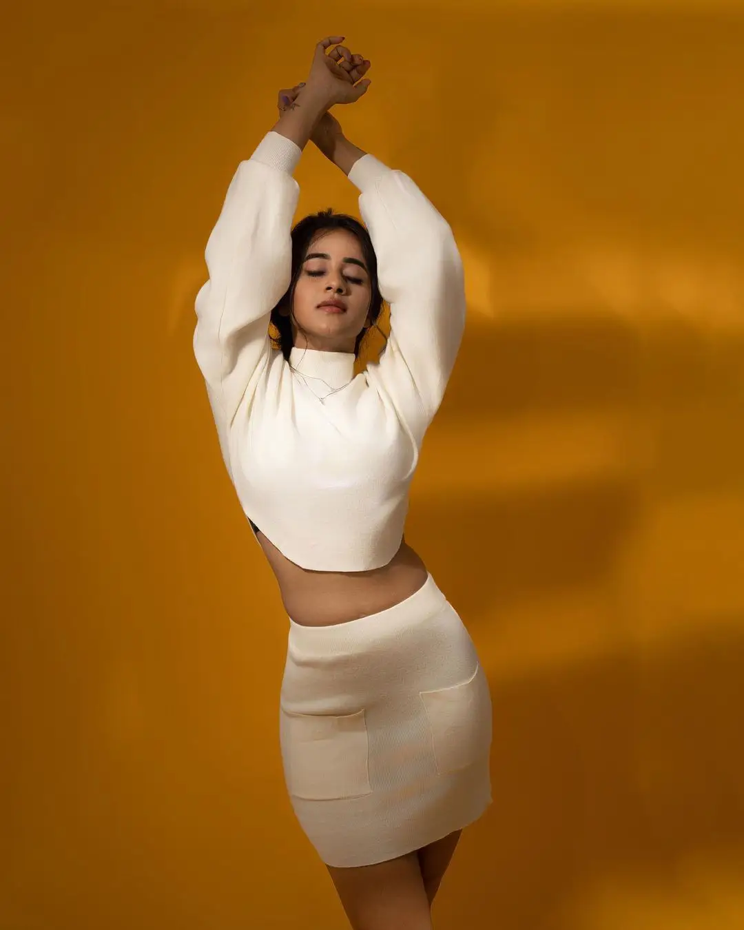 Deepthi Sunaina photo shoot in Short Skirt