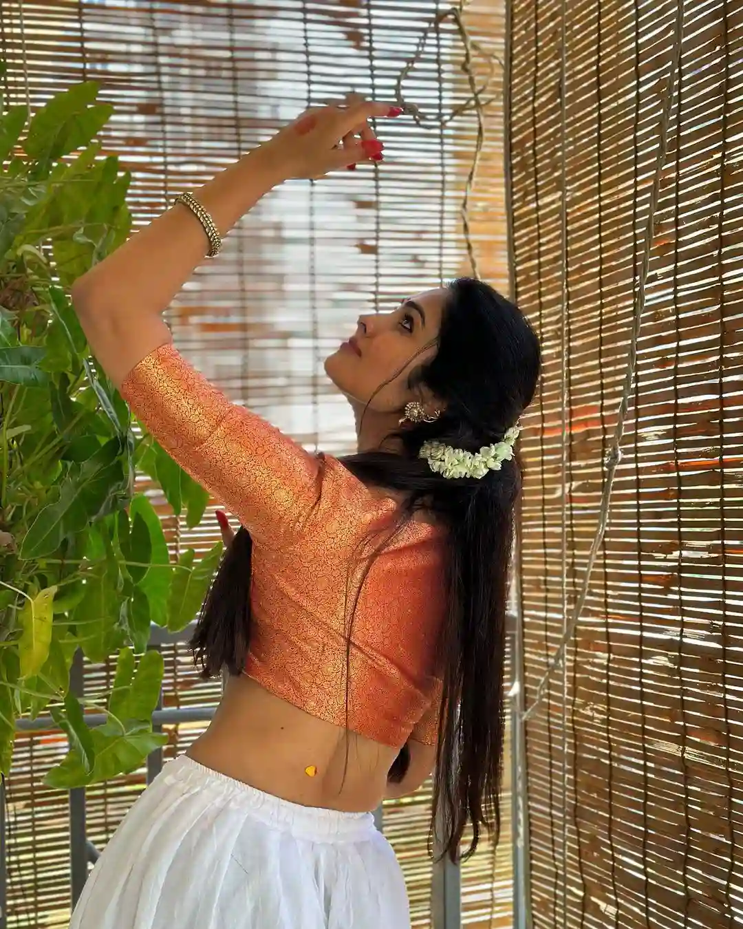 Divi Vadthya sizzling photos in Traditional attire