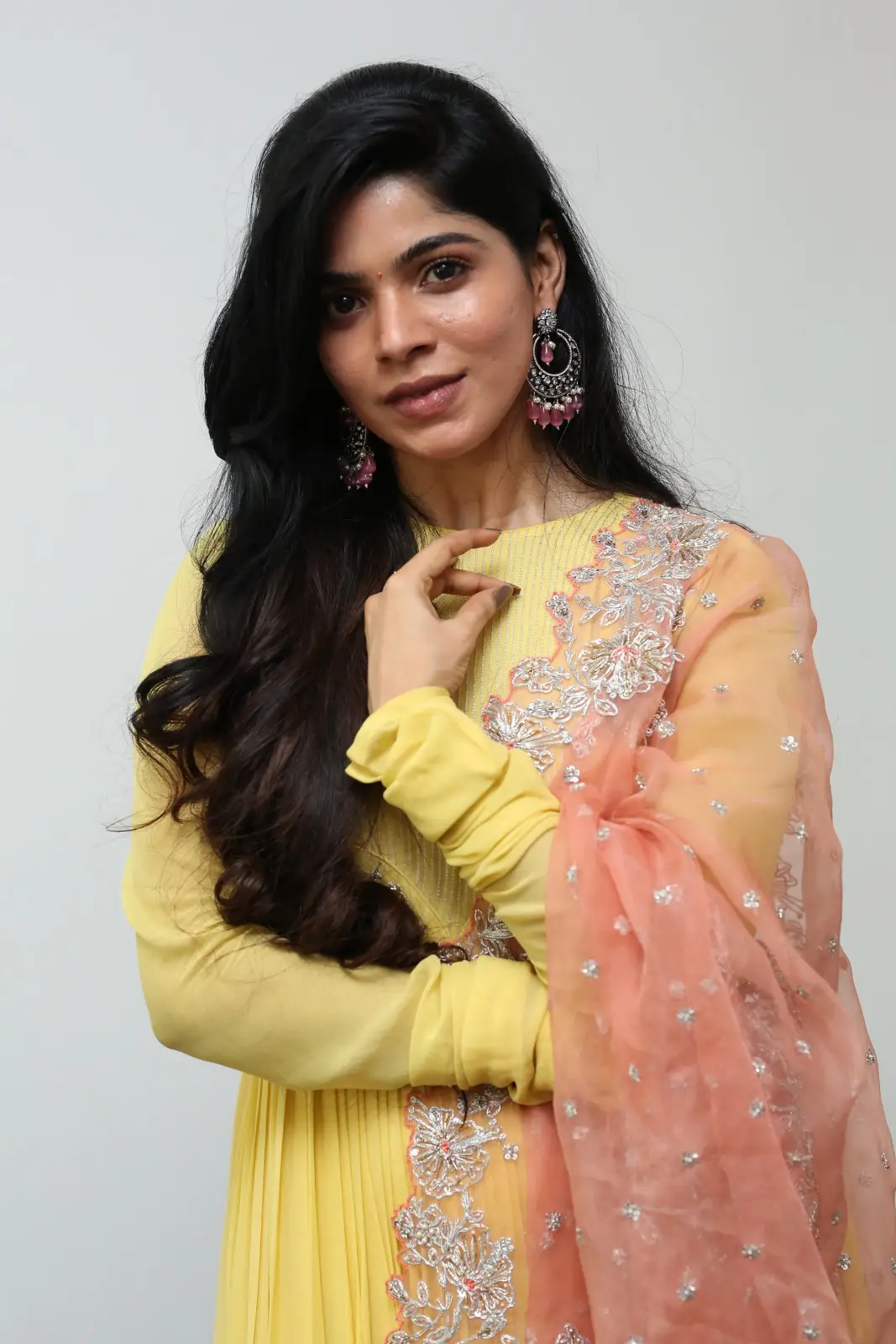 Divya Bharti mesmerizing looks at sudigali sudheer new movie opening event