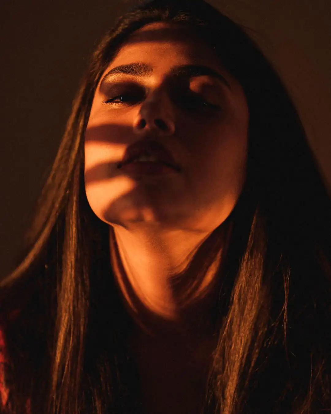 Faria Abdullah shines in Dark Mode