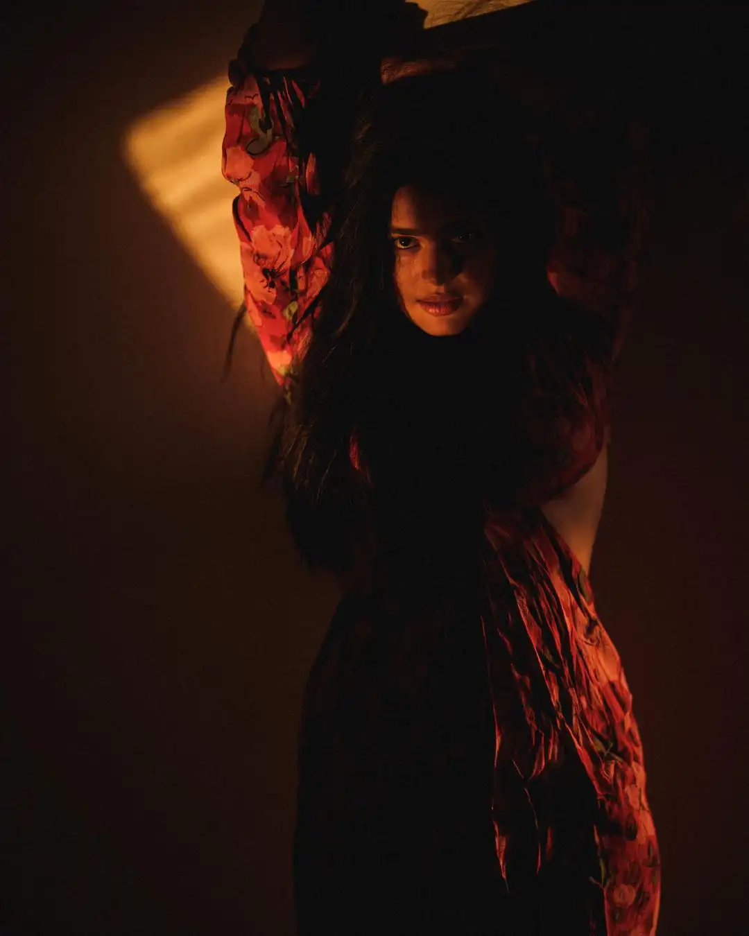 Faria Abdullah shines in Dark Mode