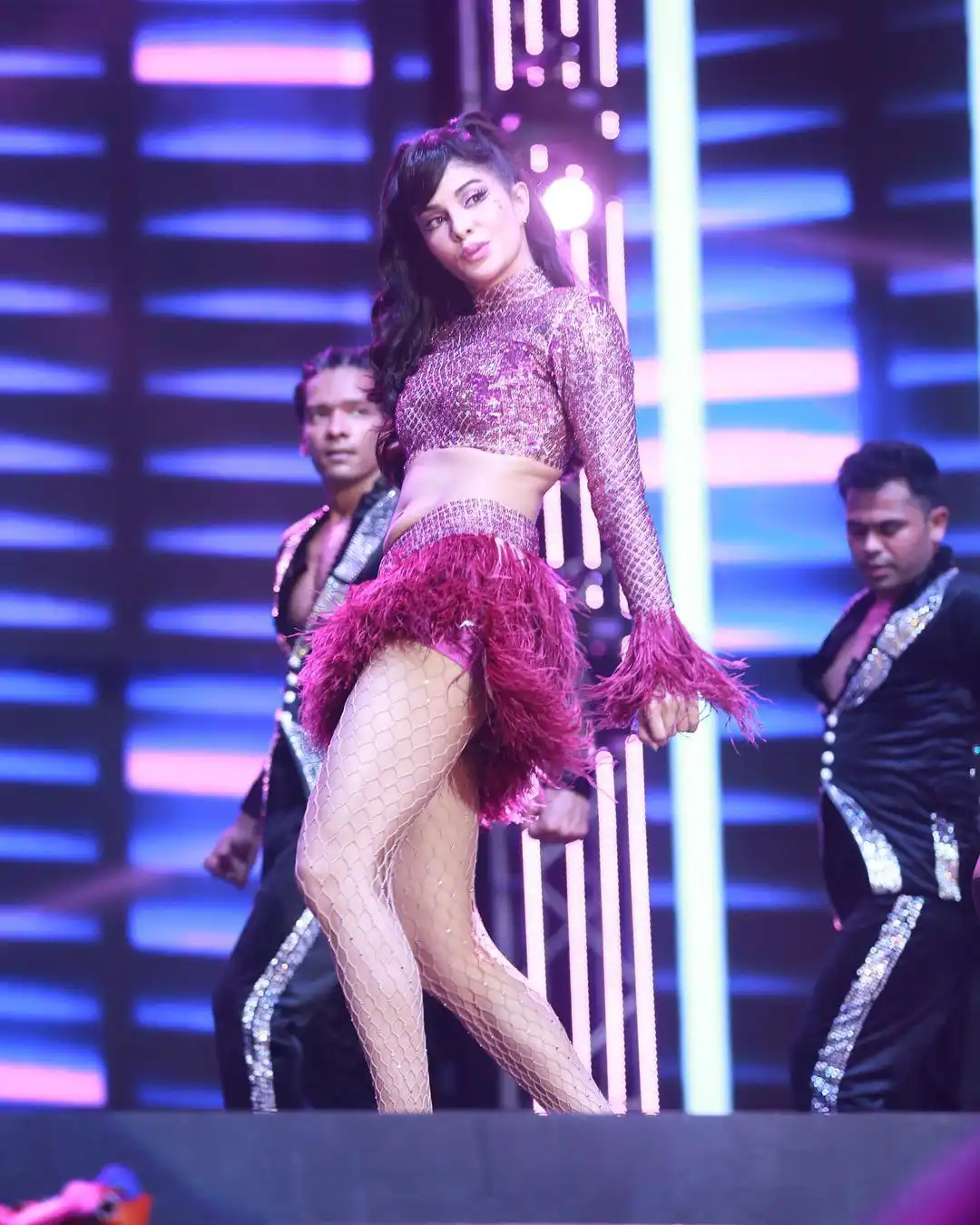 Jacqueline Fernandez Dancing in a Event