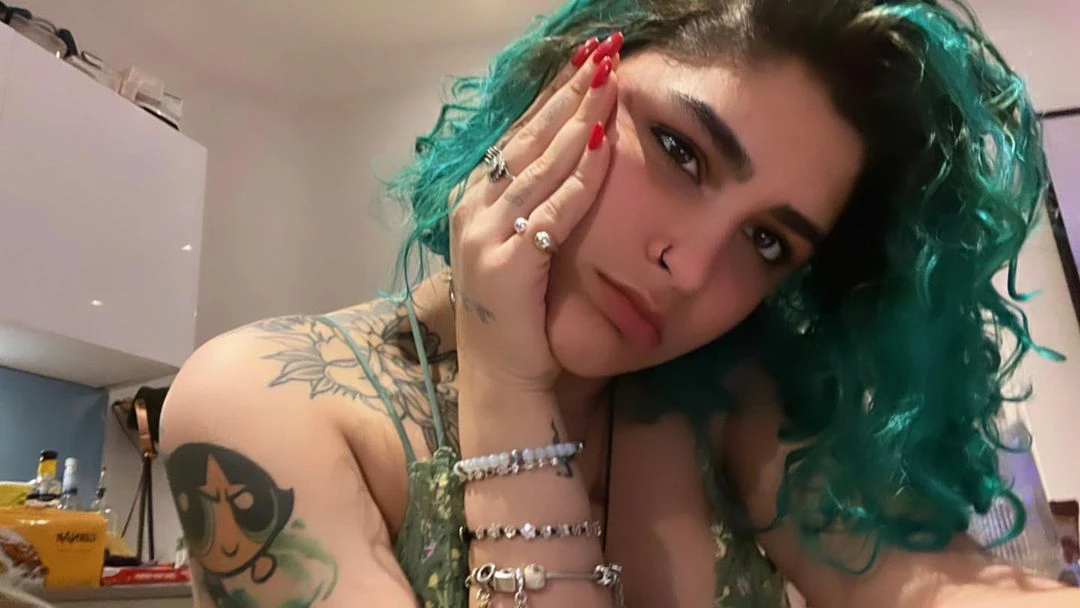 Kushboo Daughter avantika sundar glamour photos gone viral