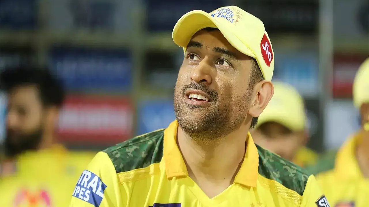 MS Dhoni: ధోని గురించి ఒక్క మాట‌లో చెప్ప‌మంటే.. ఢిల్లీ ఆట‌గాళ్లు ఇలా అన్నారేంటి..?