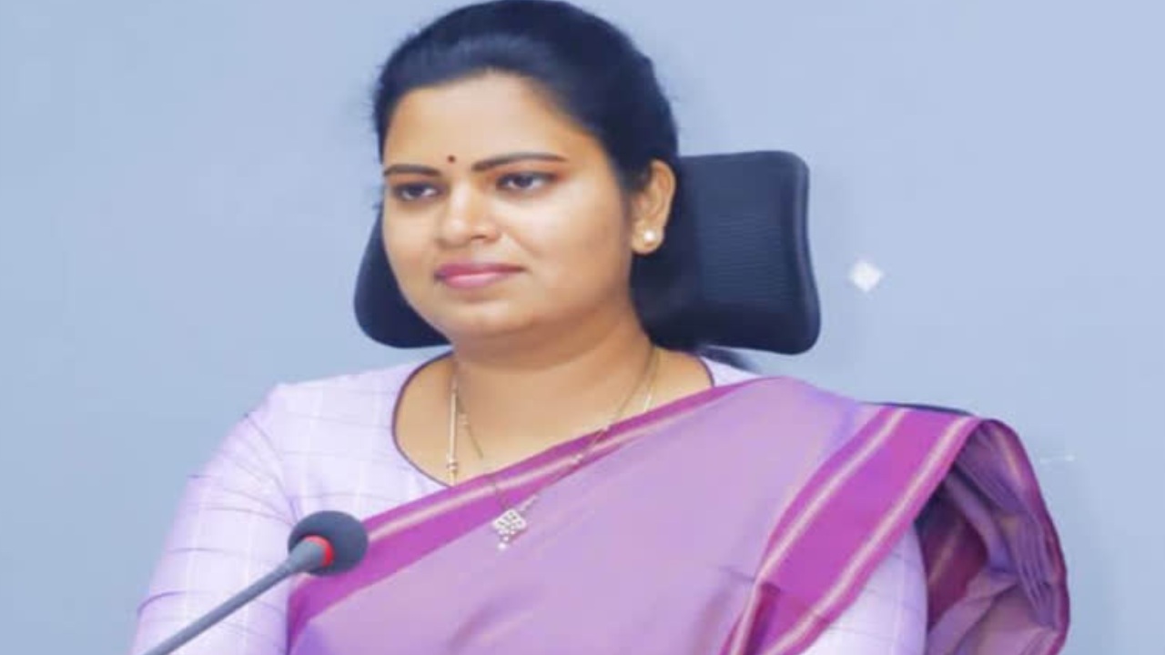 Minister Vidadala Rajini : వైద్య రంగం గురించి మాట్లాడే హక్కు చంద్రబాబుకు లేదు : మంత్రి విడదల రజినీ