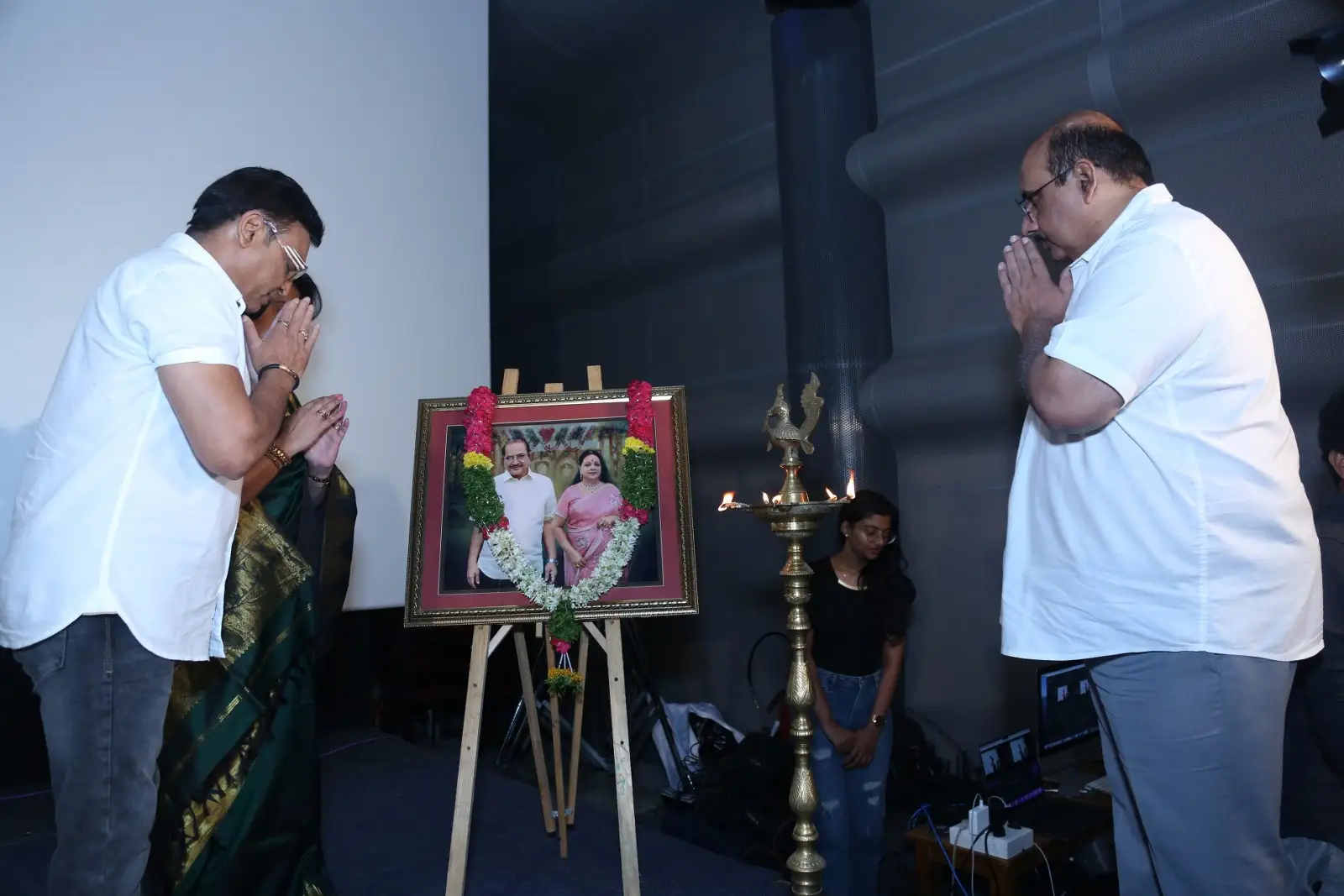 Naresh Pavithra Malli Pelli Trailer Release event gallery