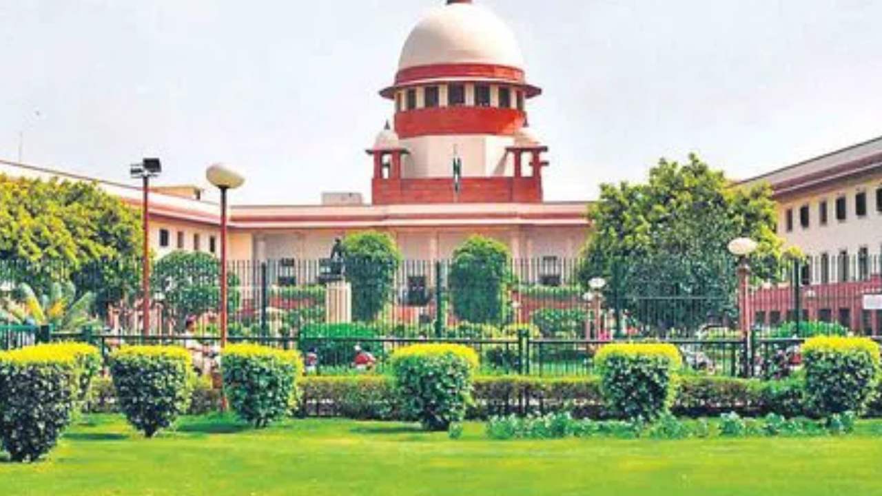 Supreme Court : 68 మంది గుజ‌రాత్‌ జుడిషియ‌ల్ అధికారుల ప్ర‌మోష‌న్‌పై సుప్రీంకోర్టు స్టే