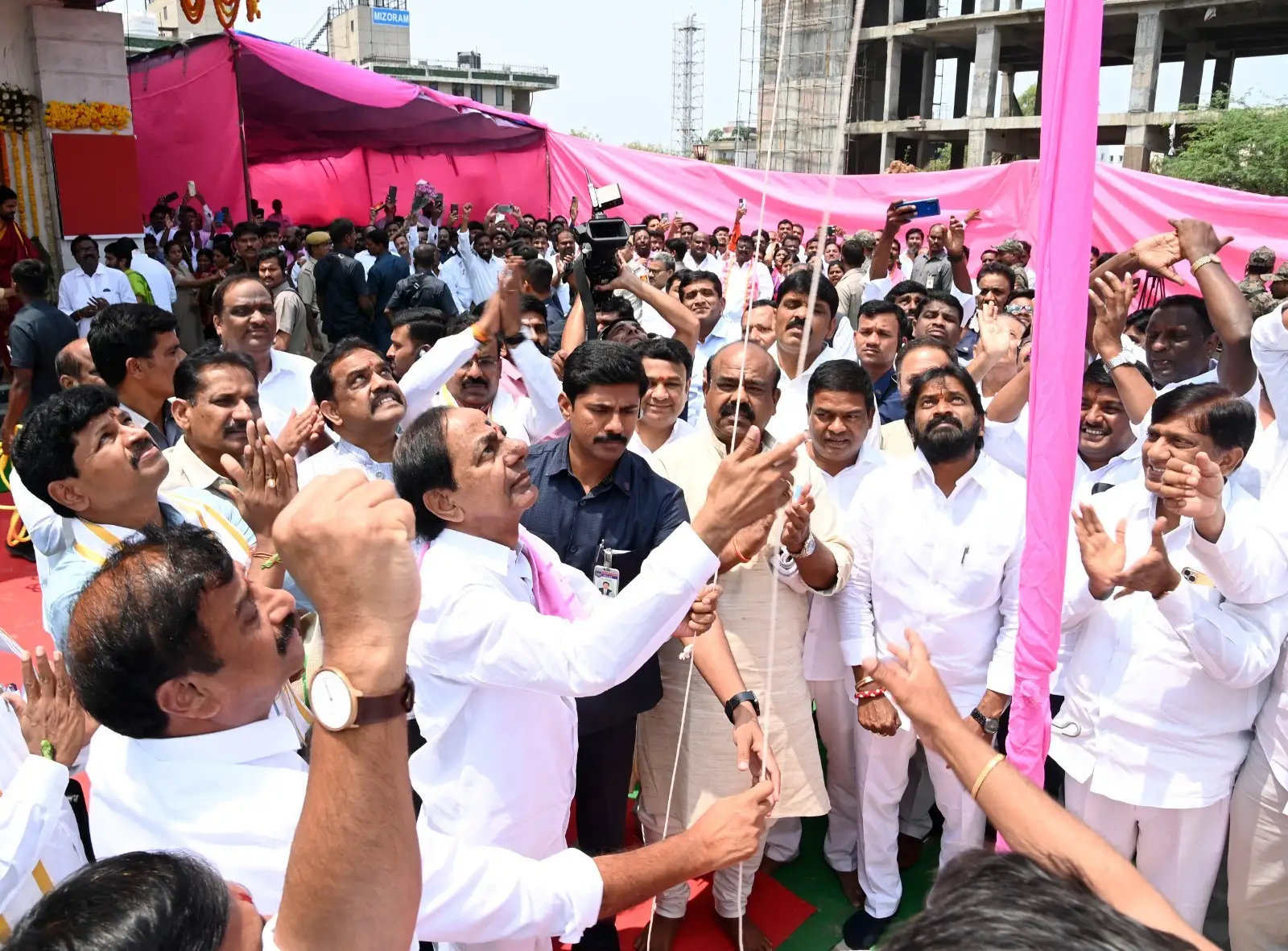 Telangana CM KCR inaugurate BRS central office in Delhi