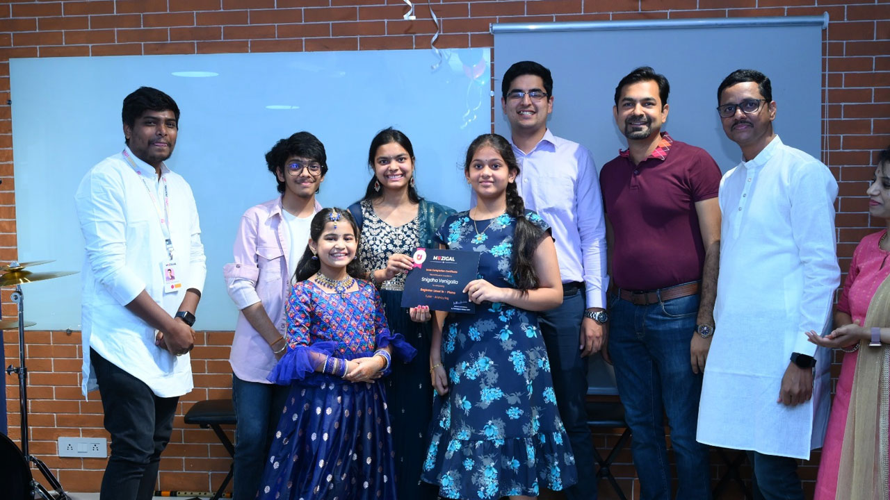 Telangana: సంగీత అకాడమీ ముజిగల్‭ను సందర్శించిన సరిగమప లిటిల్‌ ఛాంప్స్‌